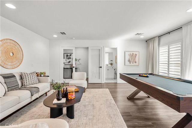 22157 Barrington, Saugus, CA 91350