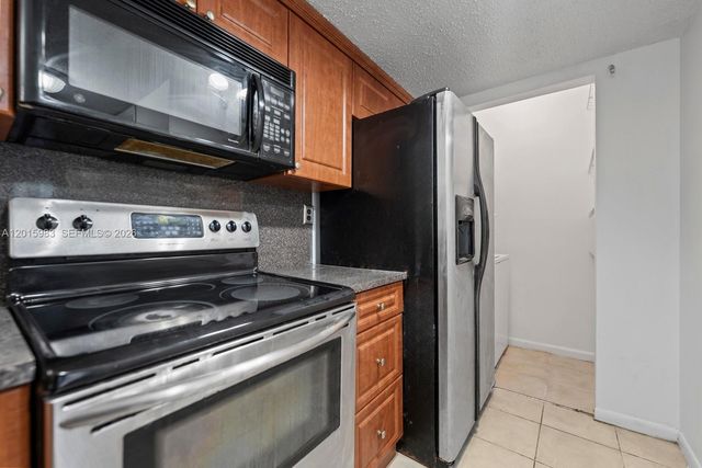 7200 NW 179th St 110, Hialeah, FL 33015