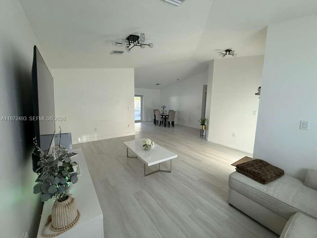 28305 SW 136th Ave, Homestead, FL 33033