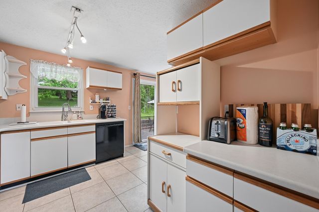 106 Valleywood Court, Erlanger, KY 41018
