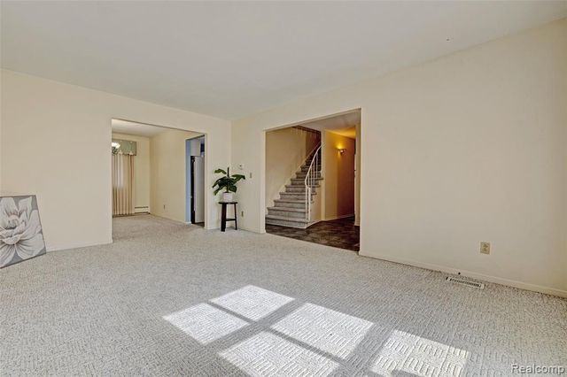 215 Parkview Boulevard, Lake Orion, MI 48362