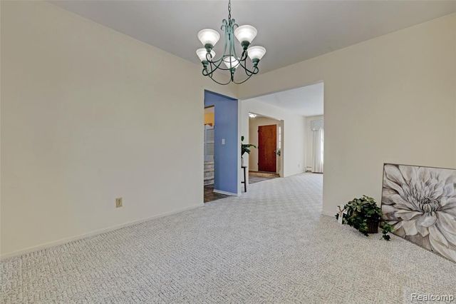 215 Parkview Boulevard, Lake Orion, MI 48362