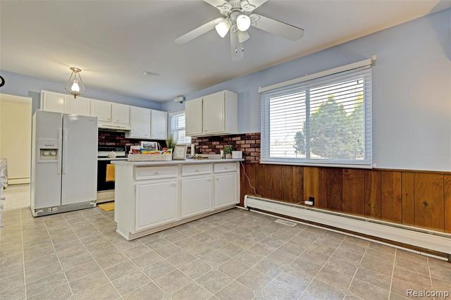 215 Parkview Boulevard, Lake Orion, MI 48362