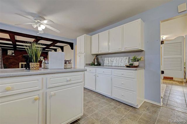 215 Parkview Boulevard, Lake Orion, MI 48362