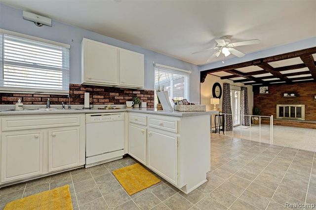 215 Parkview Boulevard, Lake Orion, MI 48362