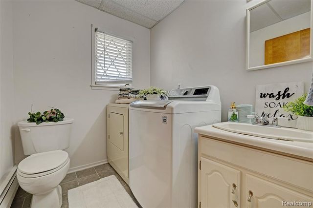 215 Parkview Boulevard, Lake Orion, MI 48362