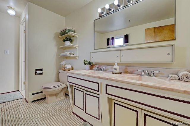 215 Parkview Boulevard, Lake Orion, MI 48362