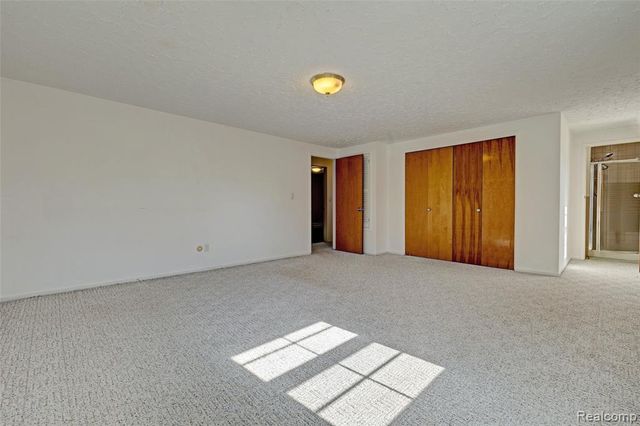 215 Parkview Boulevard, Lake Orion, MI 48362