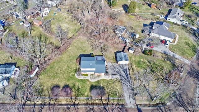 215 Parkview Boulevard, Lake Orion, MI 48362