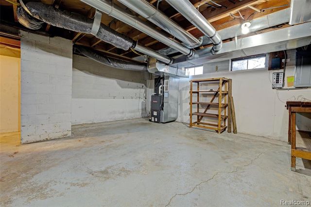 215 Parkview Boulevard, Lake Orion, MI 48362