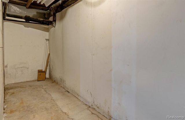 215 Parkview Boulevard, Lake Orion, MI 48362