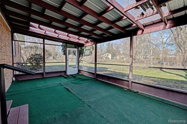 215 Parkview Boulevard, Lake Orion, MI 48362