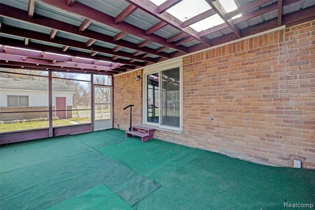 215 Parkview Boulevard, Lake Orion, MI 48362