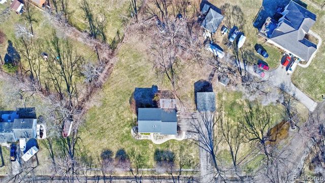 215 Parkview Boulevard, Lake Orion, MI 48362