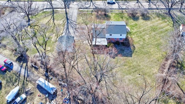 215 Parkview Boulevard, Lake Orion, MI 48362