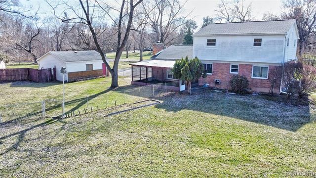 215 Parkview Boulevard, Lake Orion, MI 48362