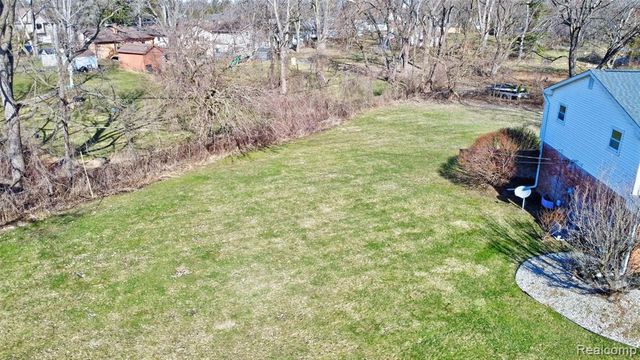 215 Parkview Boulevard, Lake Orion, MI 48362