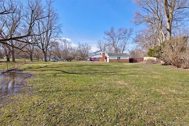 215 Parkview Boulevard, Lake Orion, MI 48362