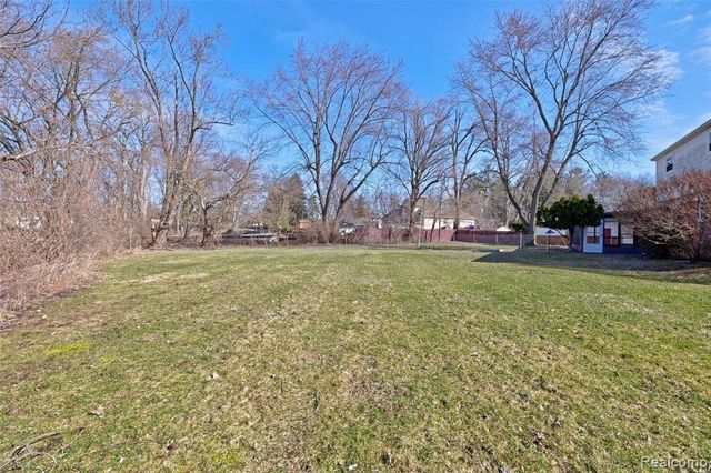 215 Parkview Boulevard, Lake Orion, MI 48362