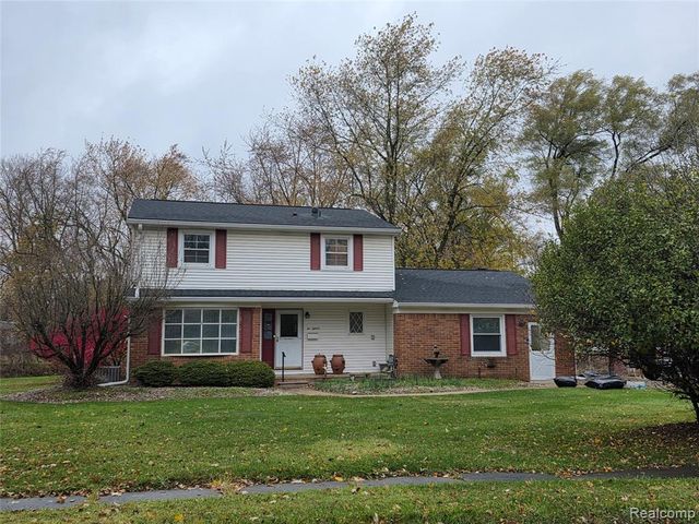 215 Parkview Boulevard, Lake Orion, MI 48362