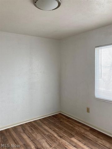 4871 Banbury Court 15, Warrensville Heights, OH 44128