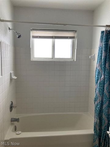 4871 Banbury Court 15, Warrensville Heights, OH 44128