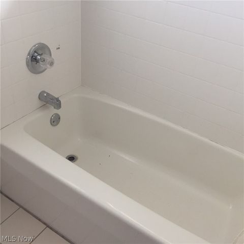 4871 Banbury Court 15, Warrensville Heights, OH 44128