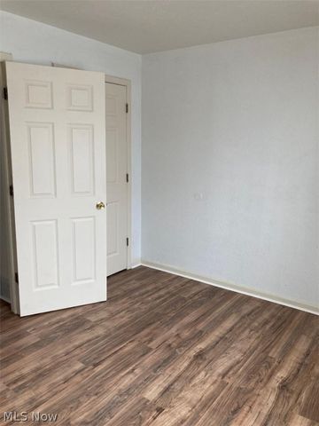 4871 Banbury Court 15, Warrensville Heights, OH 44128