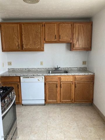 4871 Banbury Court 15, Warrensville Heights, OH 44128