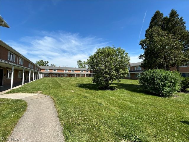 4871 Banbury Court 15, Warrensville Heights, OH 44128