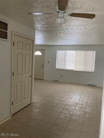 4871 Banbury Court 15, Warrensville Heights, OH 44128