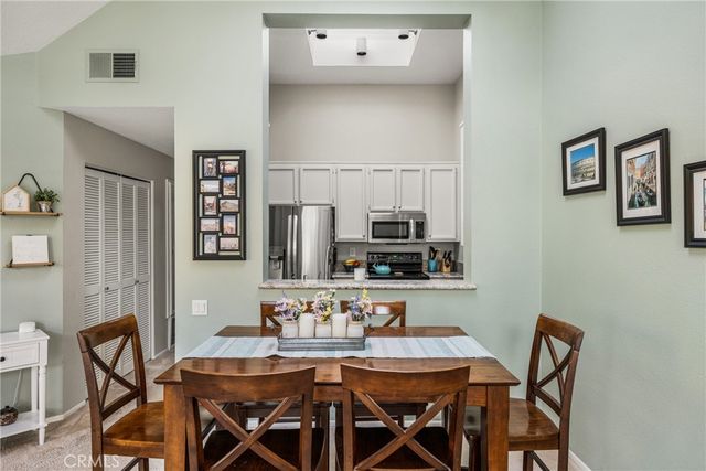 5744 E Creekside 37, Orange, CA 92869