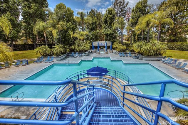 5744 E Creekside 37, Orange, CA 92869