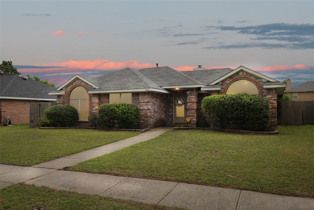 2516 Buck Drive, Mesquite, TX 75181