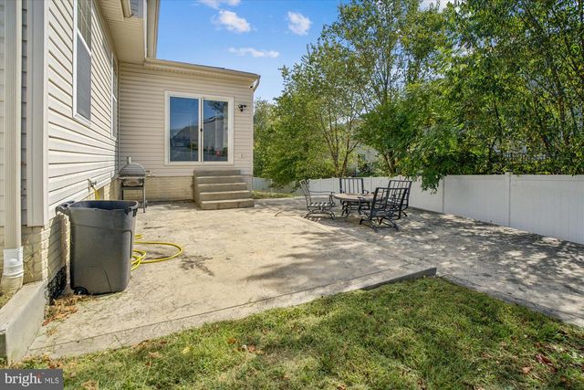 372 BRANDENBURG DR, Falling Waters, WV 25419