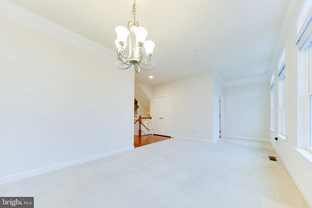 5255 STREAM BANK LN, Greenbelt, MD 20770