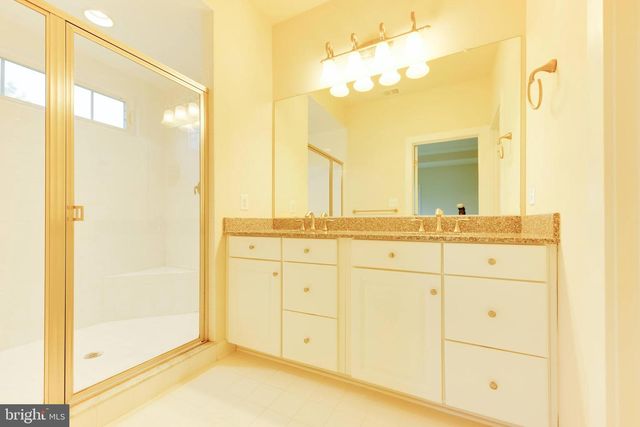 5255 STREAM BANK LN, Greenbelt, MD 20770