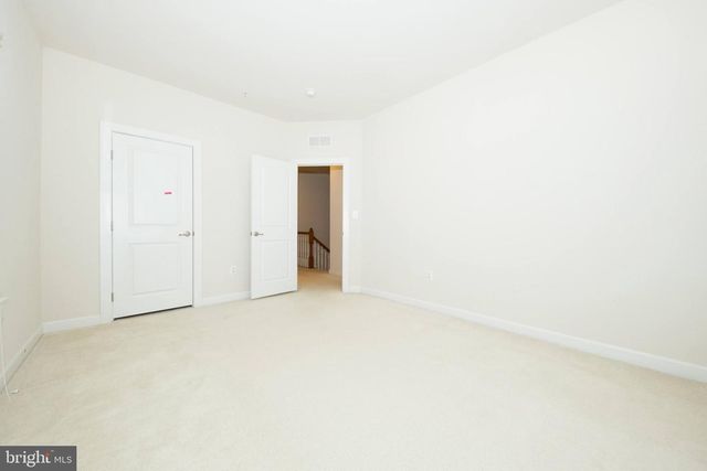 5255 STREAM BANK LN, Greenbelt, MD 20770