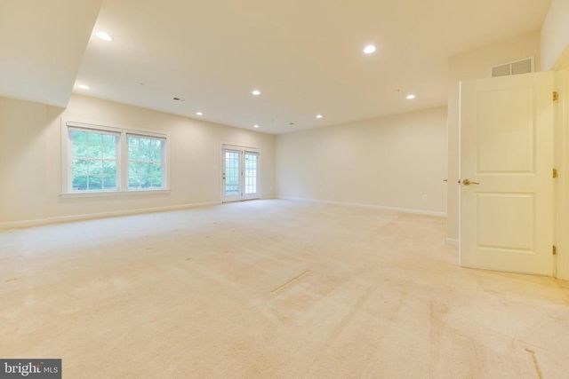 5255 STREAM BANK LN, Greenbelt, MD 20770