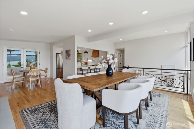 639 W Lake Sammamish Parkway NE, Bellevue, WA 98008