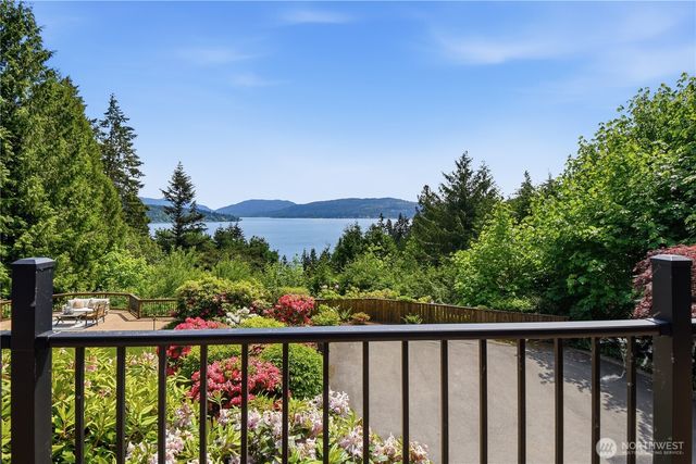 639 W Lake Sammamish Parkway NE, Bellevue, WA 98008