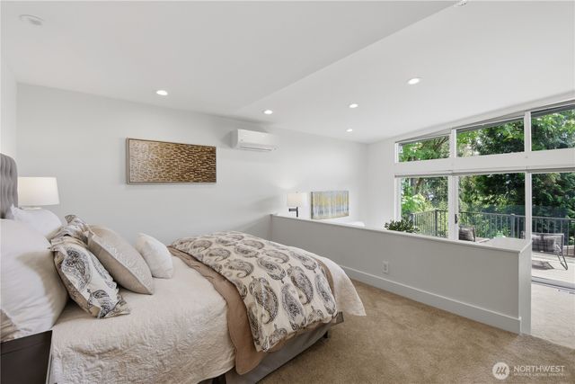639 W Lake Sammamish Parkway NE, Bellevue, WA 98008