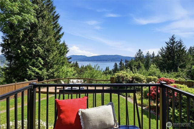 639 W Lake Sammamish Parkway NE, Bellevue, WA 98008