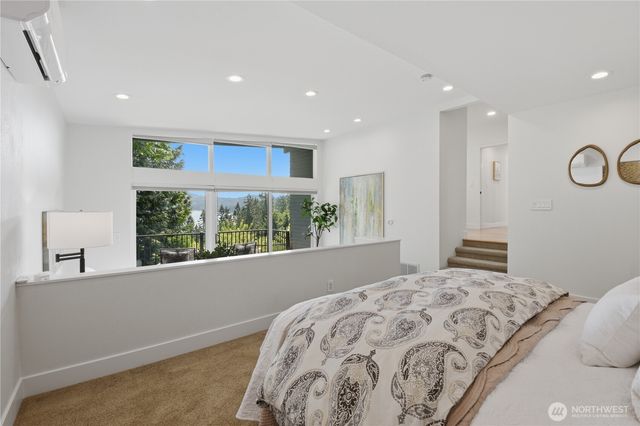 639 W Lake Sammamish Parkway NE, Bellevue, WA 98008