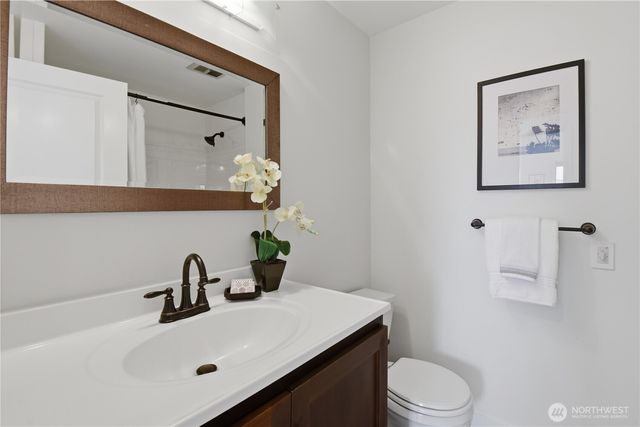639 W Lake Sammamish Parkway NE, Bellevue, WA 98008