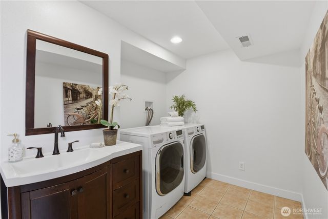639 W Lake Sammamish Parkway NE, Bellevue, WA 98008
