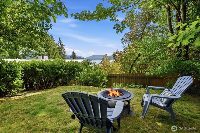 639 W Lake Sammamish Parkway NE, Bellevue, WA 98008
