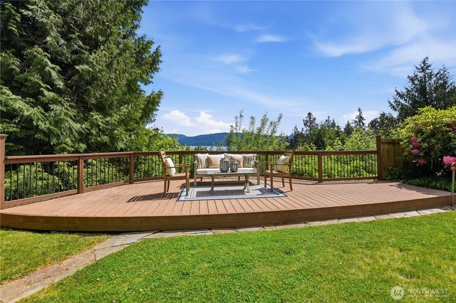 639 W Lake Sammamish Parkway NE, Bellevue, WA 98008