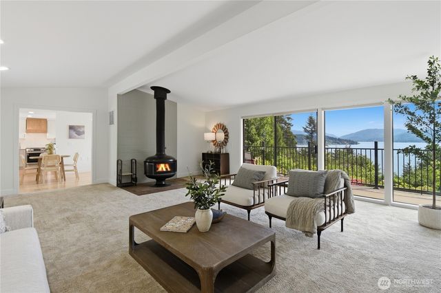 639 W Lake Sammamish Parkway NE, Bellevue, WA 98008