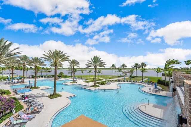 19227 Broad Shore Walk, Loxahatchee, FL 33470